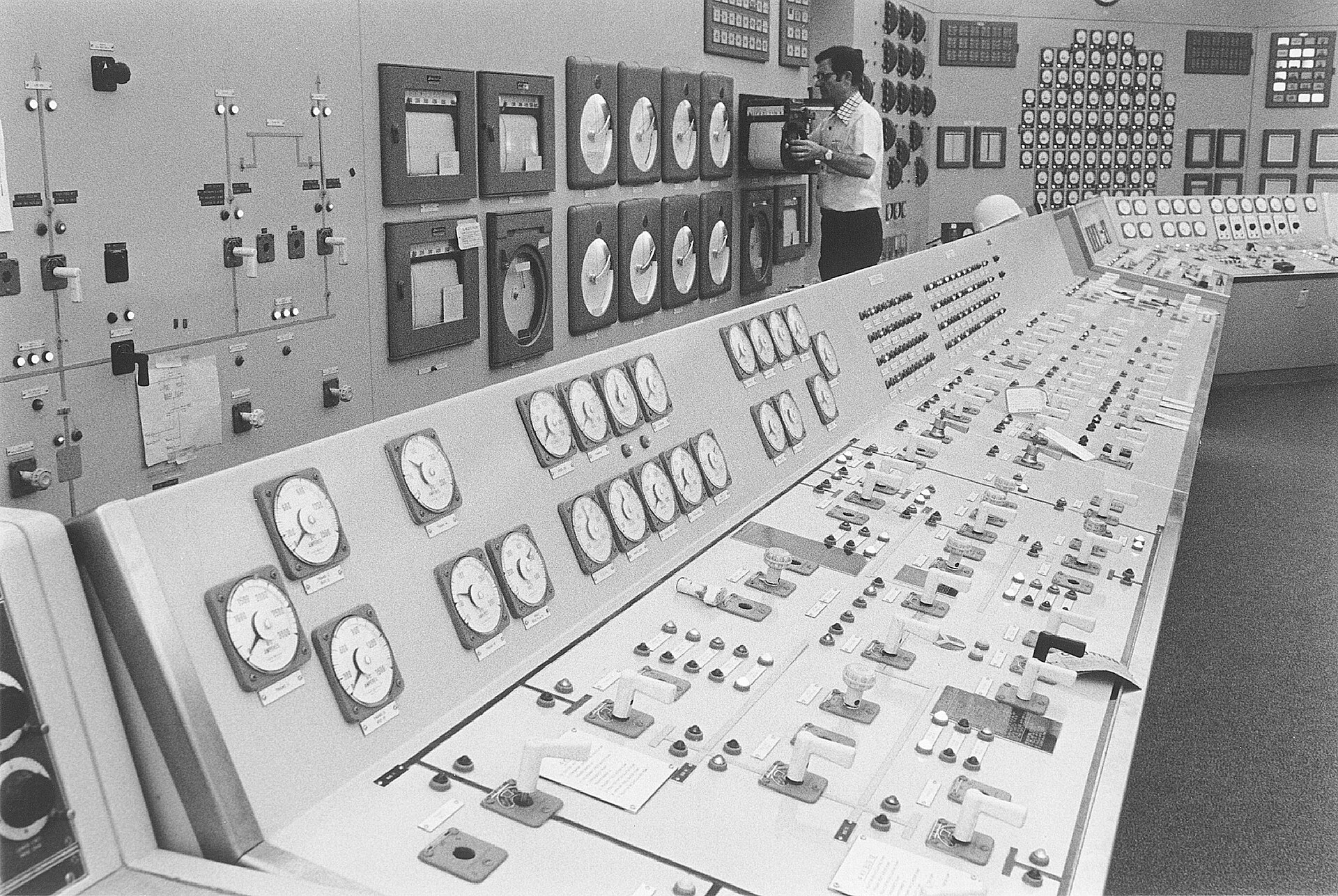 Commonwealth Edison Dresden Nuclear Power Station Grundy County Illinois