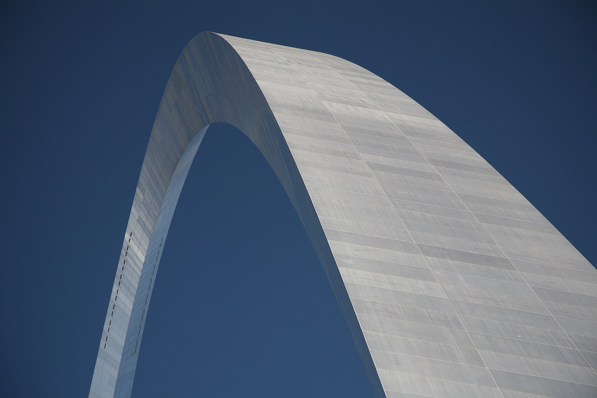 Gateway Arch St. Louis Missouri stainless steel construction asbestos