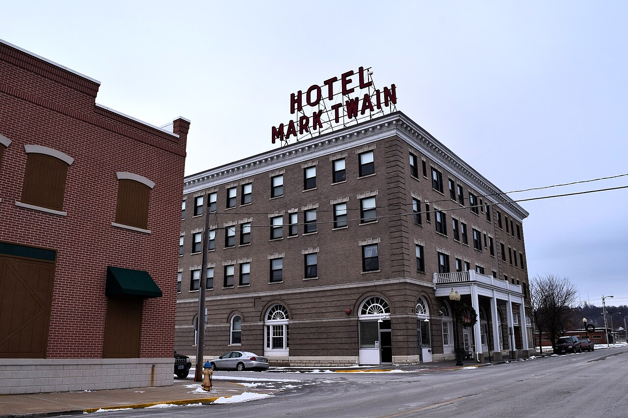 Mark Twain Hotel Hannibal Missouri asbestos insulation boiler